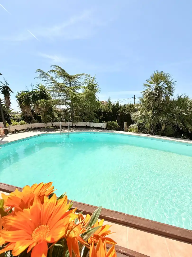 Schwimmbecken von Haus oder Chalet zum Verkauf in Calafell mit Klimaanlage, Heizung und Privatgarten
