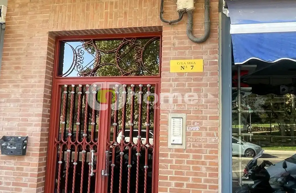 Wohnung mit Aufzug zum Verkauf in Calle Vega 7, imagen 2