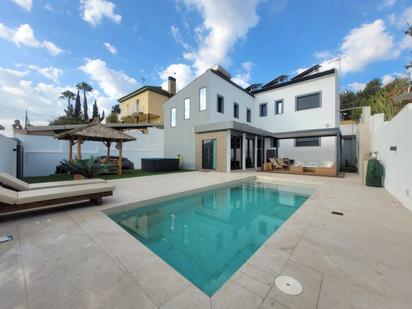 Vista exterior de Casa o xalet en venda en Málaga Capital amb Aire condicionat, Terrassa i Piscina