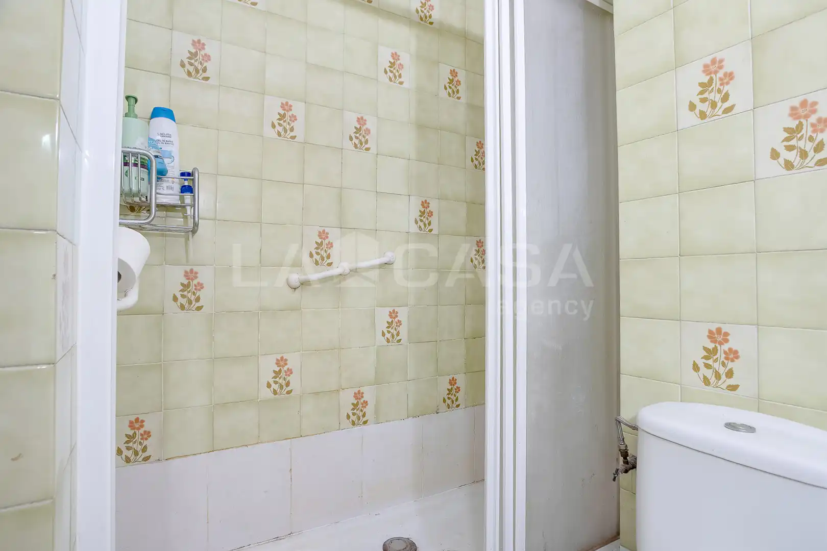 Bany de Dúplex en venda en Barcelona amb Balcó