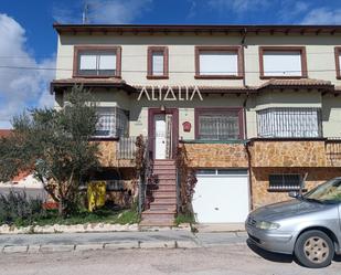 Vista exterior de Casa o xalet en venda en Barajas de Melo amb Calefacció, Terrassa i Traster