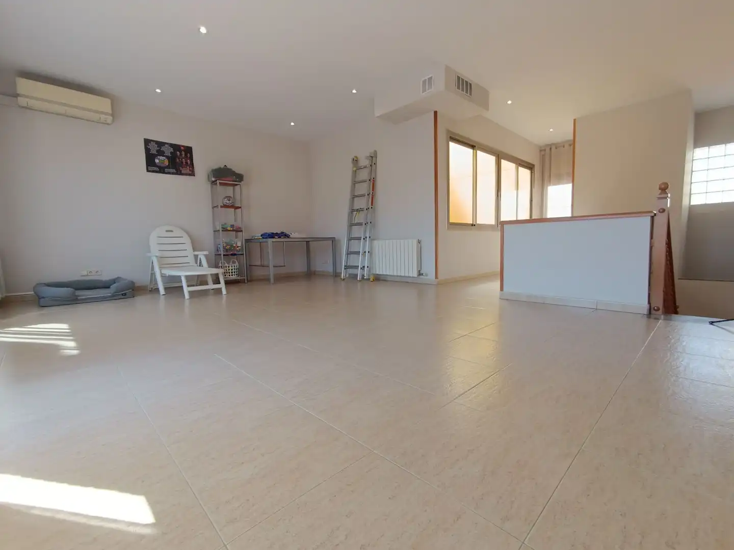 Sala de estar de Casa o chalet en venta en Badalona con Aire acondicionado, Calefacción y Jardín privado