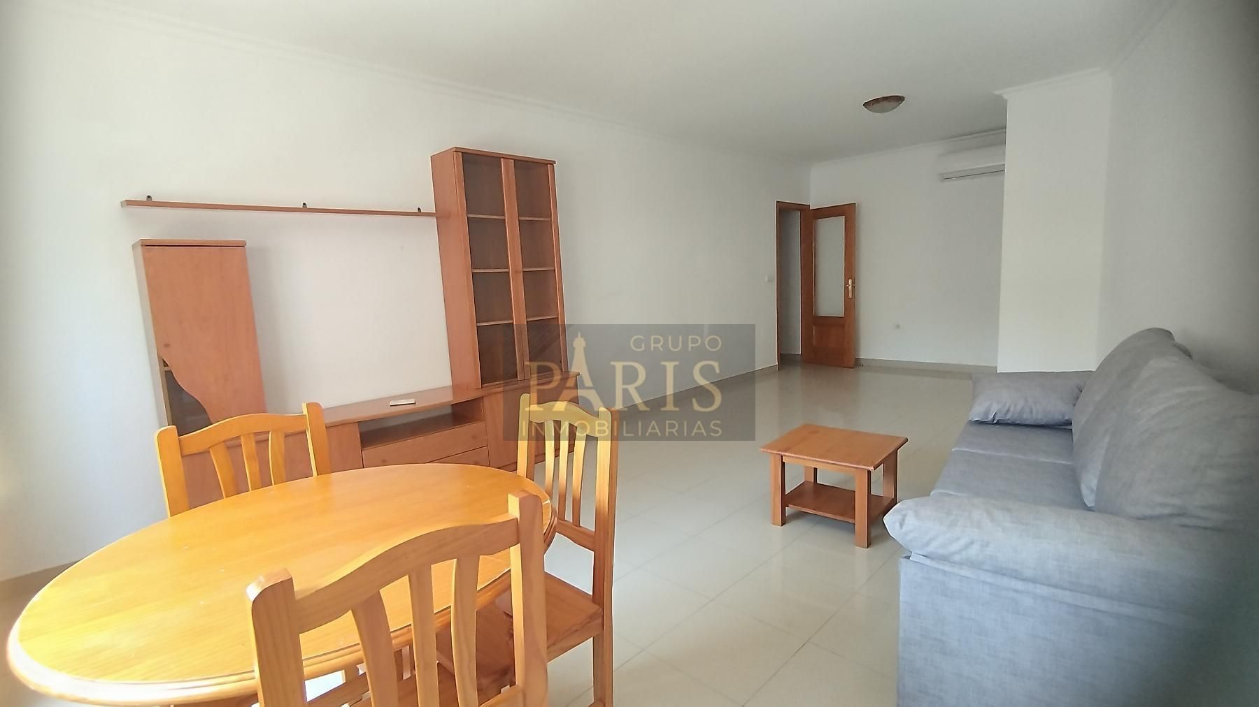 Sala d'estar de Apartament de lloguer en Cartagena amb Aire condicionat i Moblat