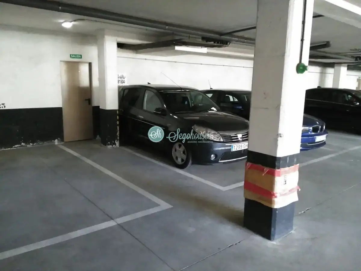 Parking of Flat for sale in Segovia  with Heating and Storage room