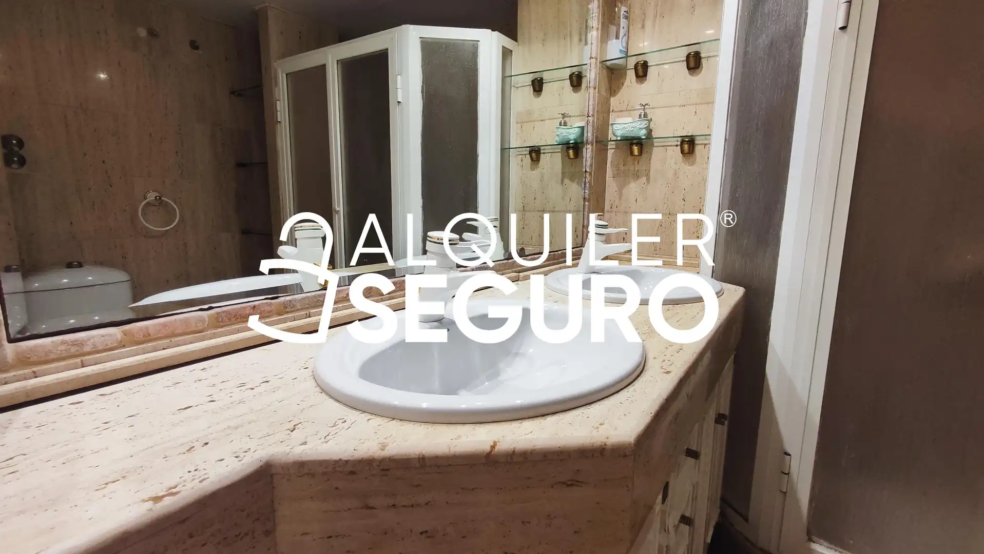 Baño de Piso de alquiler en Córdoba con Aire acondicionado, Terraza y Amueblado