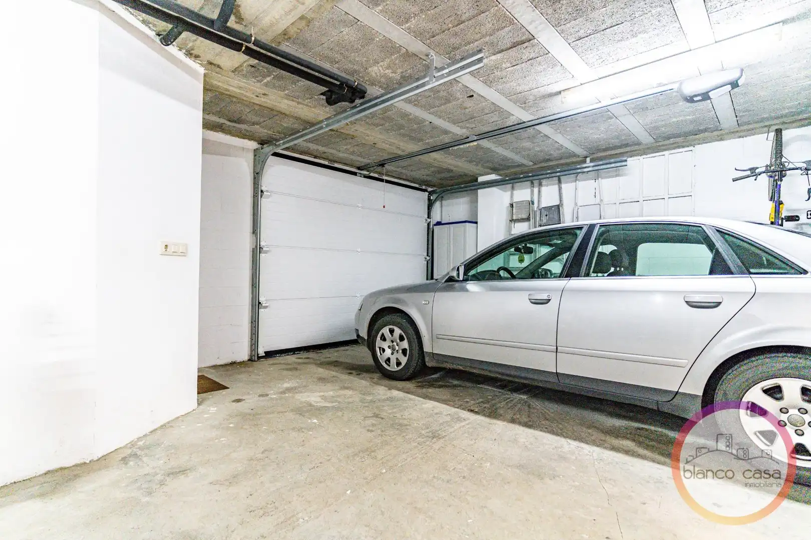 Parking de Casa o chalet en venta en Carballo con Calefacción, Jardín privado y Trastero
