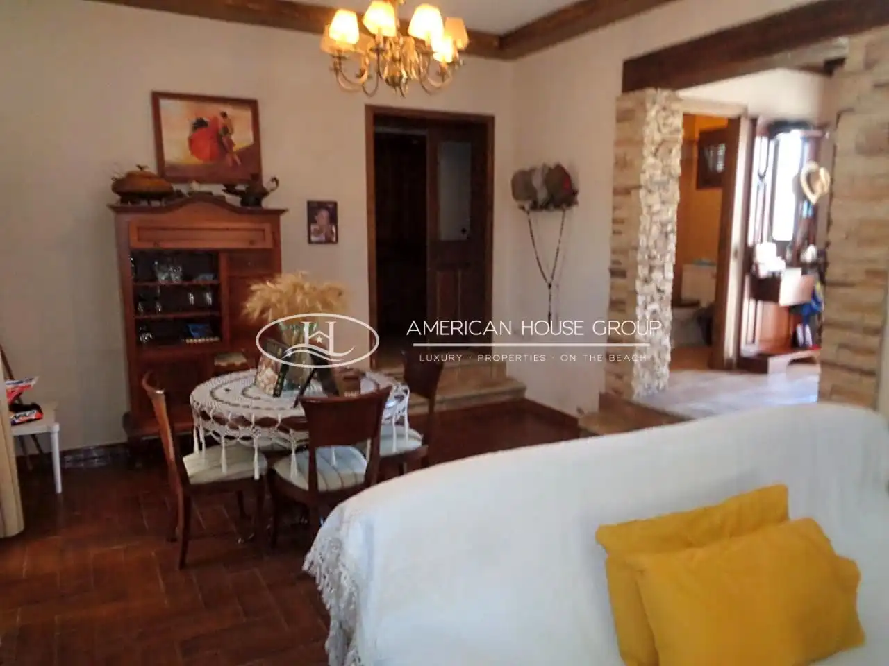 Sala d'estar de Casa o xalet en venda en Chiclana de la Frontera amb Aire condicionat, Calefacció i Jardí privat