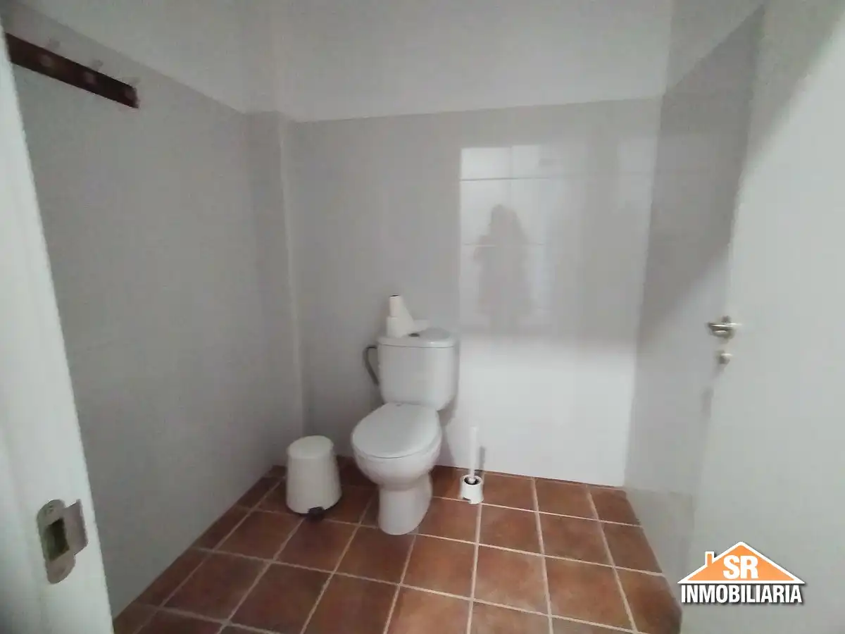 Baño de Local de alquiler en A Coruña Capital 