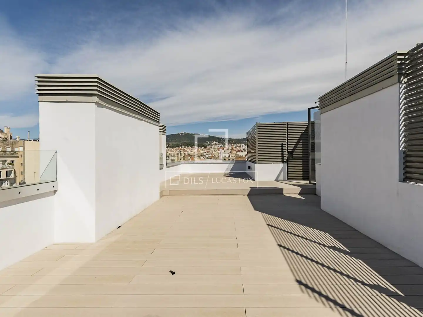 Terrasse von Wohnung zum Verkauf in Barcelona mit Klimaanlage, Terrasse und Schwimmbad