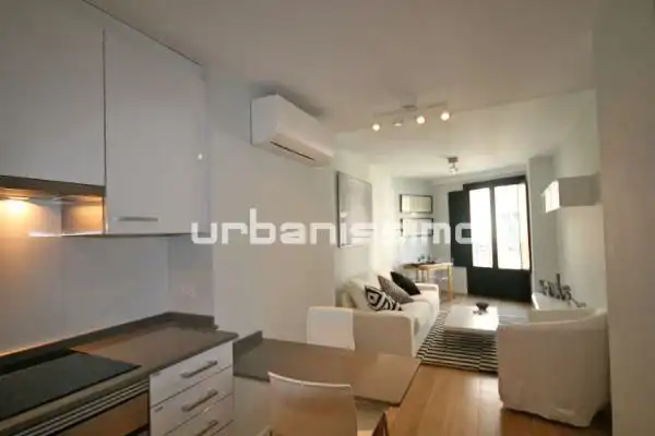 Vista exterior de Apartamento de alquiler en Madrid con Aire acondicionado, Calefacción y Amueblado