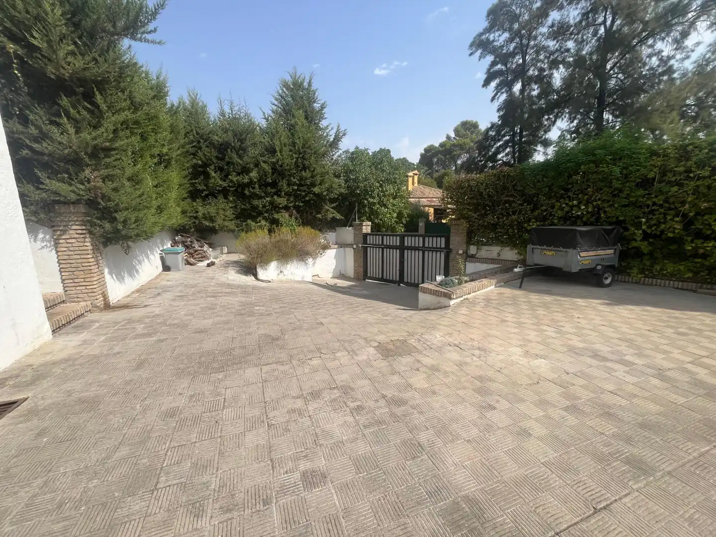 Aparcament de Casa o xalet en venda en Mairena del Aljarafe amb Piscina comunitària
