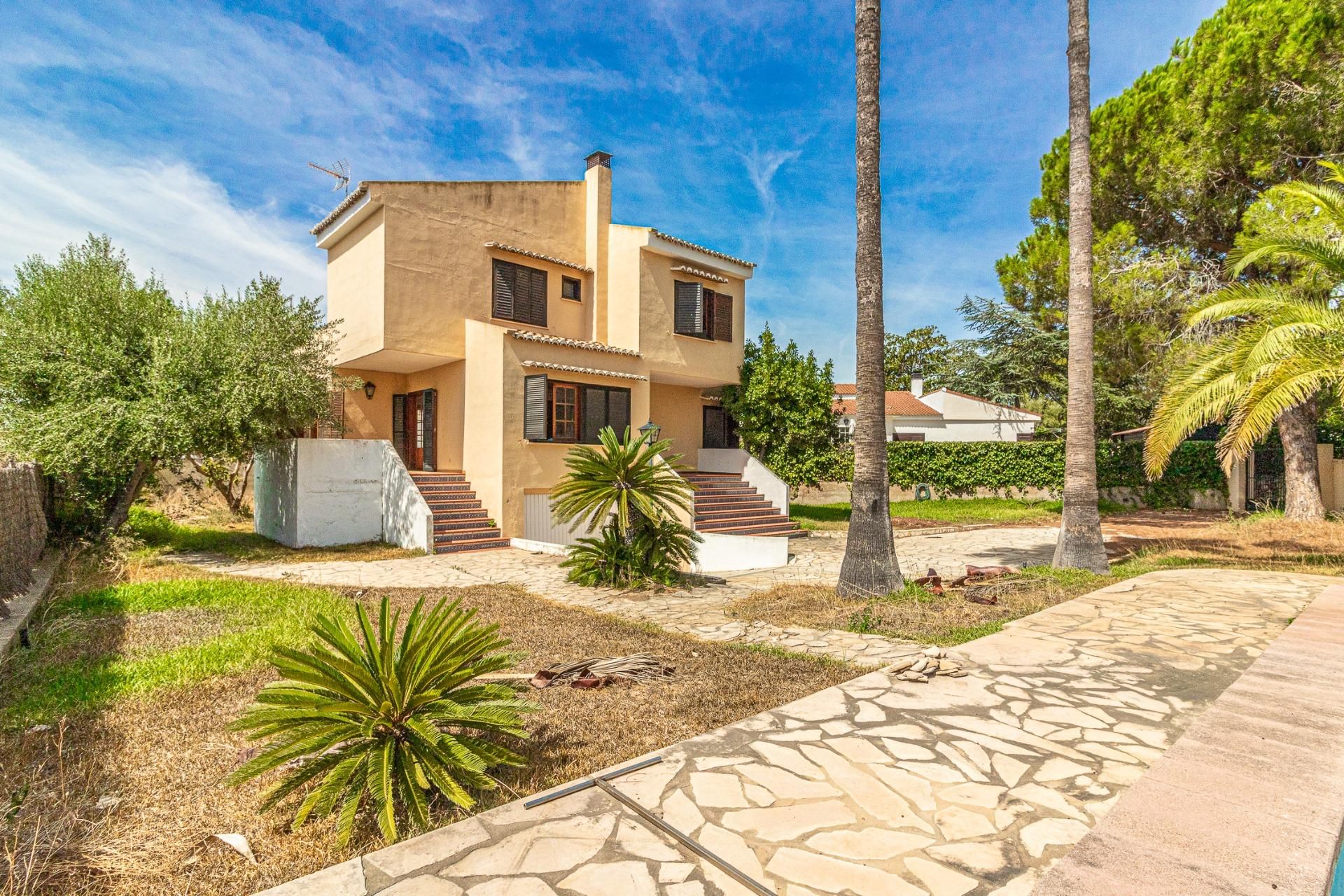 Vista exterior de Casa o xalet en venda en Carlet amb Jardí privat, Terrassa i Traster
