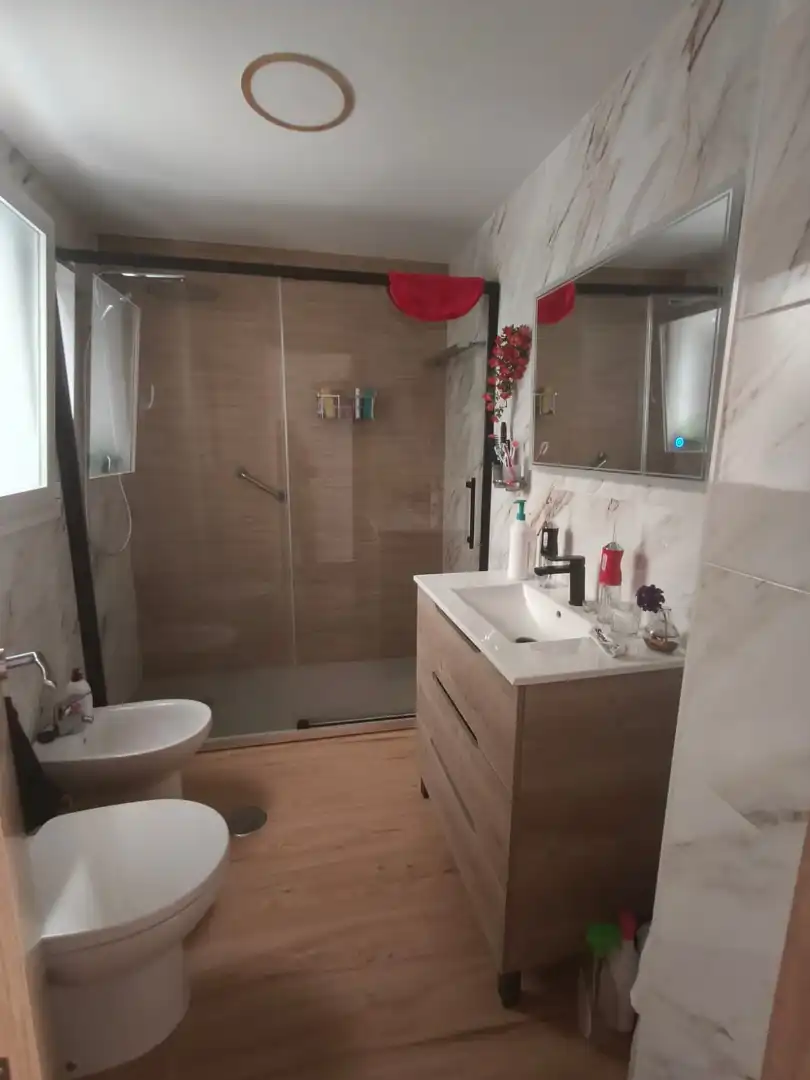Baño de Piso en venta en Huelva con Aire acondicionado, Amueblado y Horno