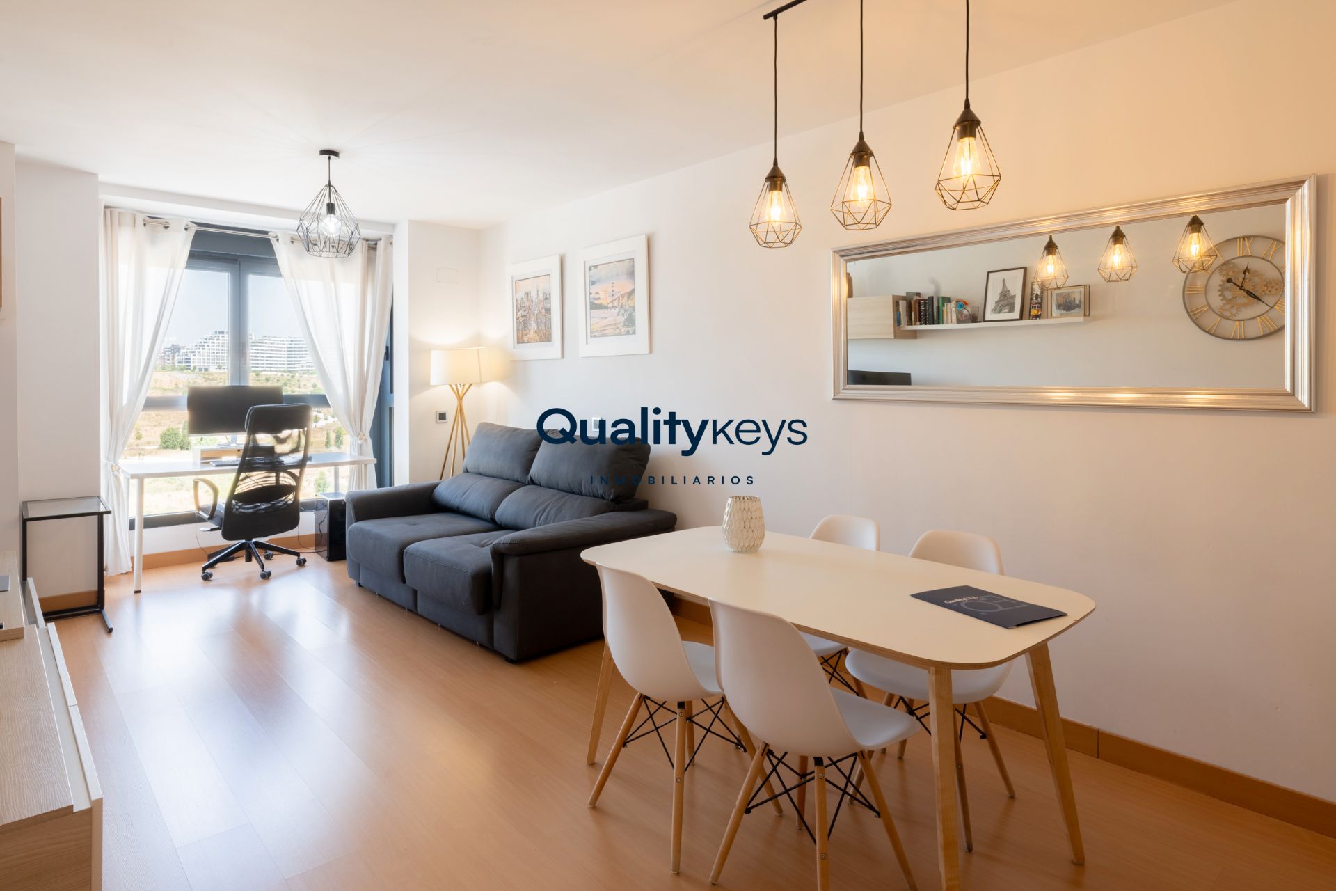 Living room of Flat for sale in  Madrid Capital  with Air Conditioner, Heating and Storage room