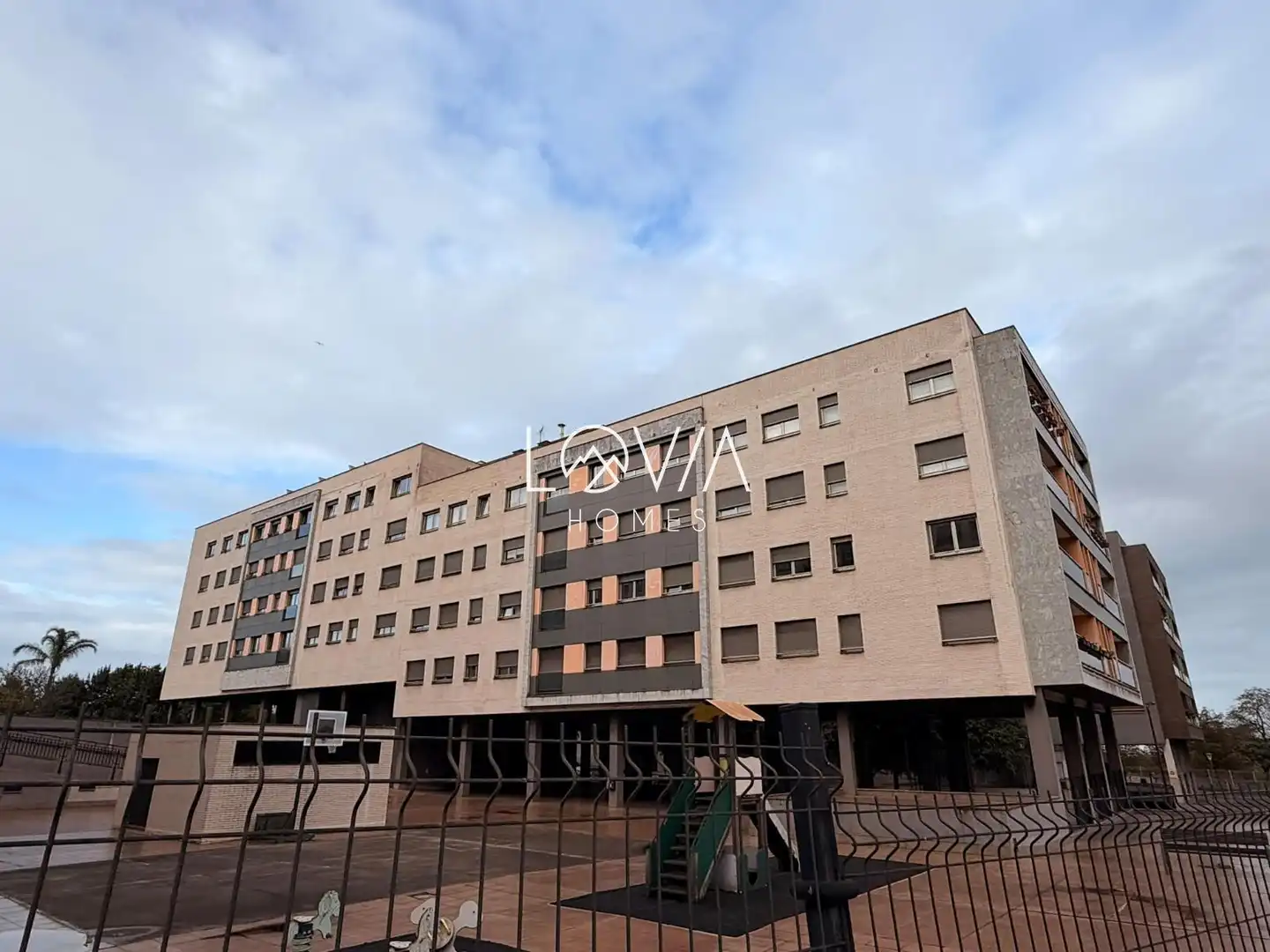 Exterior view of Flat for sale in Oeste