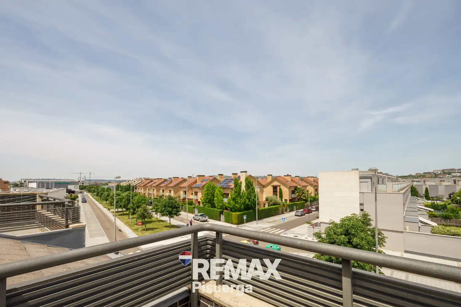 Vista exterior de Casa o xalet en venda en Valladolid amb Aire condicionat, Calefacció i Jardí privat