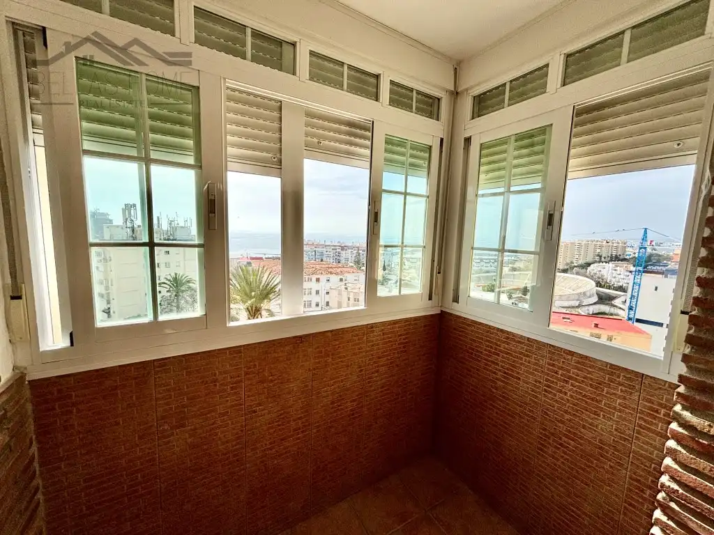 Habitación de Piso de alquiler en Estepona con Aire acondicionado, Terraza y Amueblado