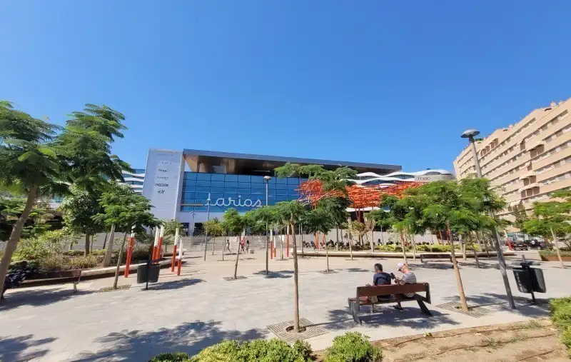 Vista exterior de Piso en venta en Málaga con Terraza, Horno y Lavadora