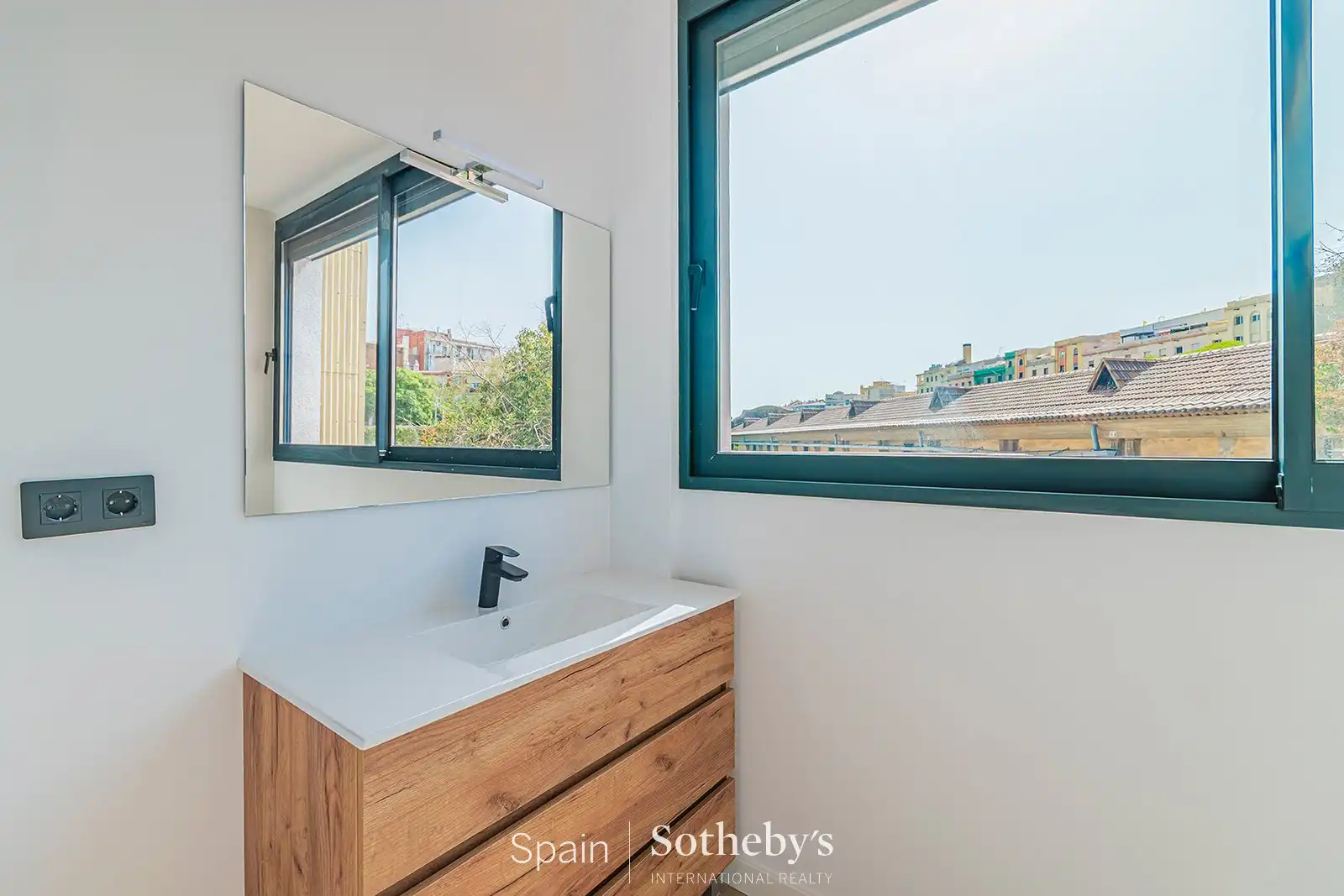 Baño de Apartamento en venta en Barcelona con Aire acondicionado, Calefacción y Terraza