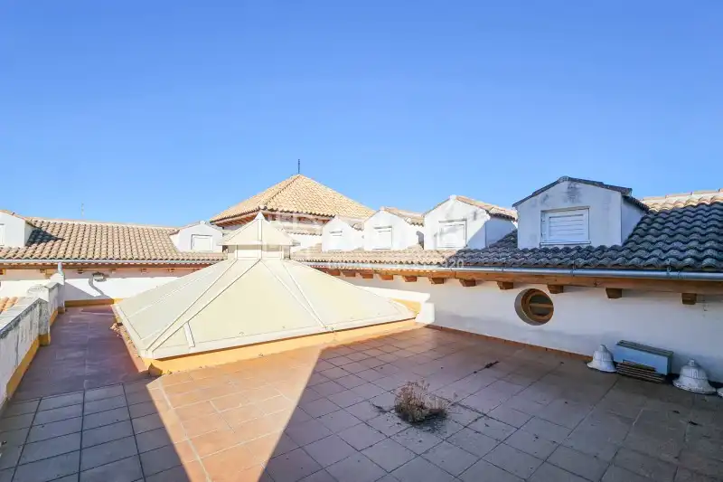 Außenansicht von Haus oder Chalet zum Verkauf in Úbeda mit Terrasse, Abstellraum und Balkon