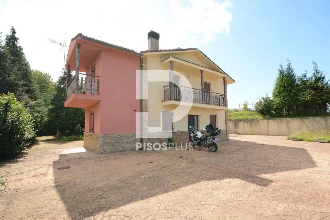 Vista exterior de Casa o xalet de lloguer en Añorga - Zubieta - Atotxa Erreka