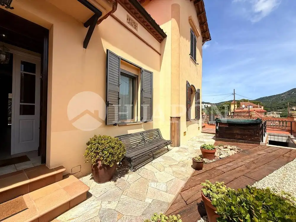 Vista exterior de Casa o xalet en venda en Teià amb Calefacció, Jardí privat i Terrassa