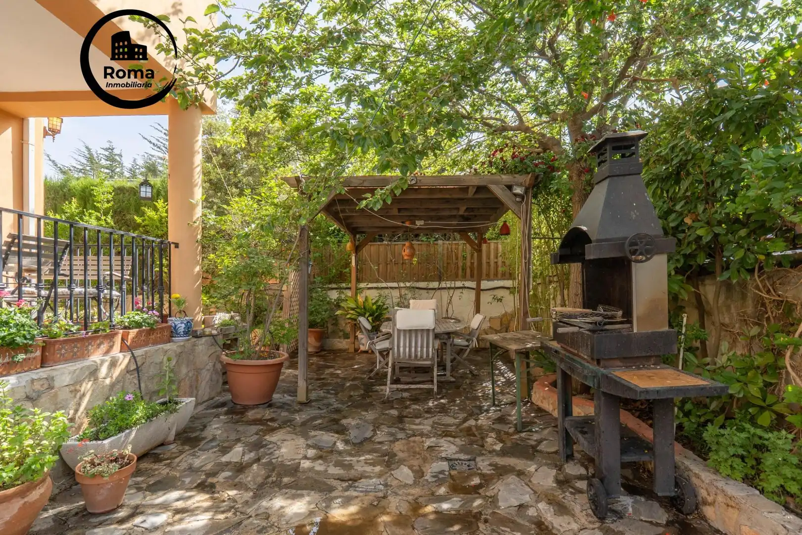 Terrassa de Casa o xalet en venda en La Zubia amb Aire condicionat, Calefacció i Jardí privat