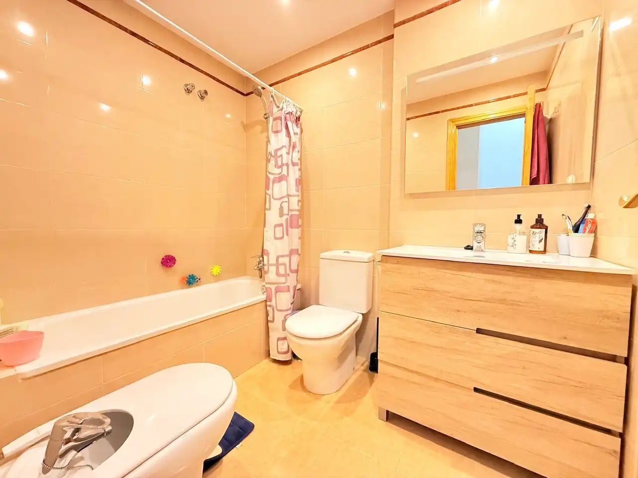 Baño de Casa adosada en venta en Vélez-Málaga con Aire acondicionado y Calefacción