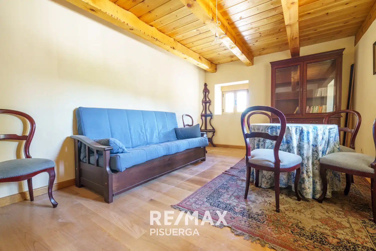 Sala d'estar de Finca rústica en venda en Torrescárcela amb Terrassa, Traster i Moblat