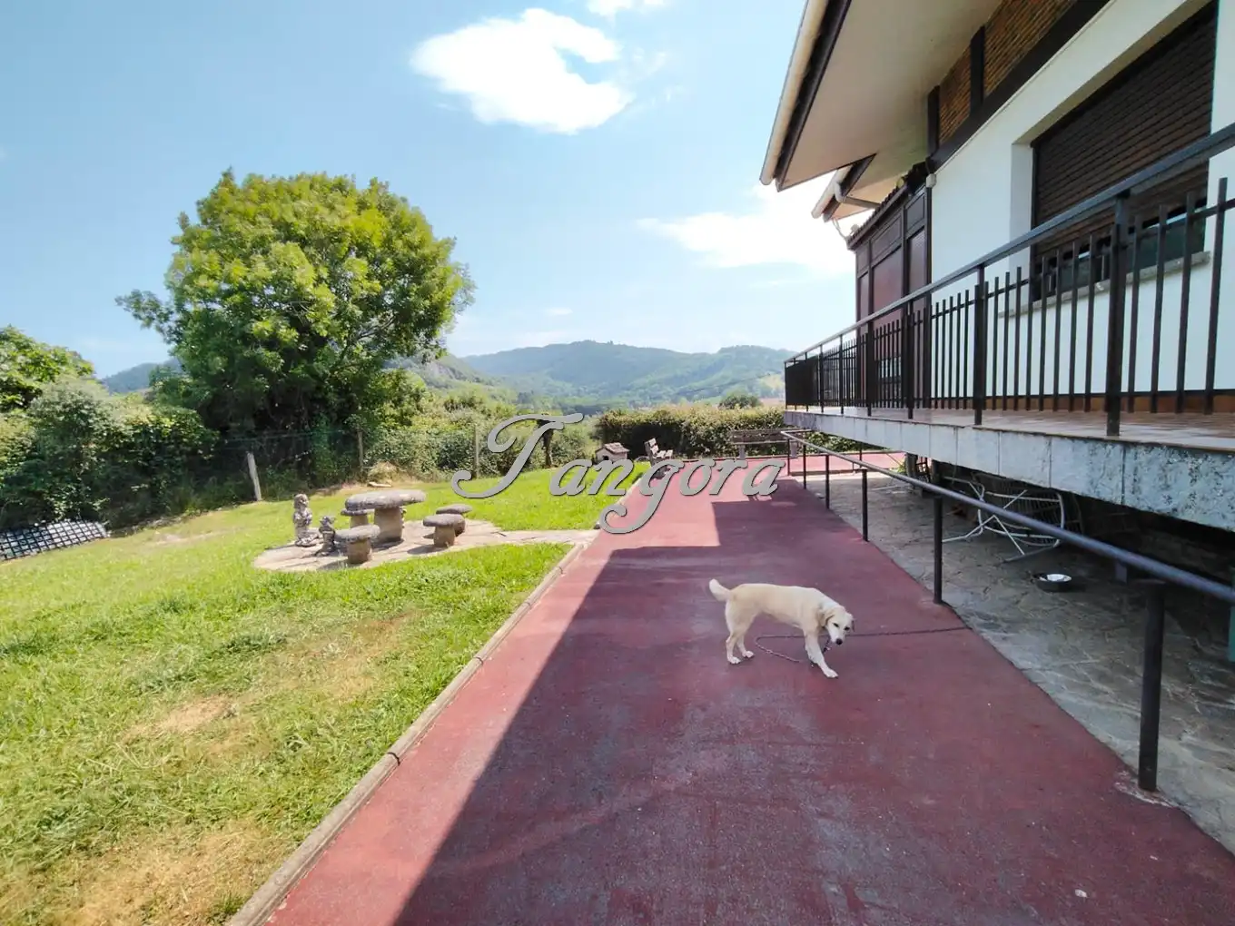 Vista exterior de Casa o xalet en venda en Busturia amb Calefacció, Jardí privat i Parquet