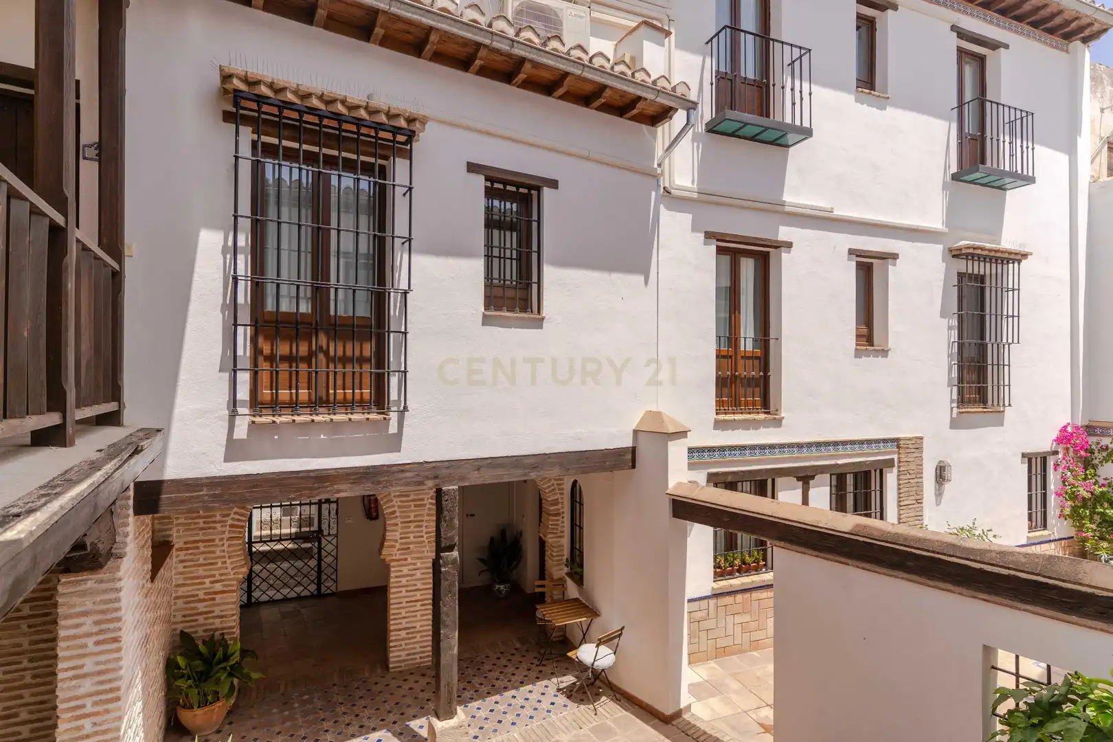 Vista exterior de Pis en venda en Granada amb Aire condicionat