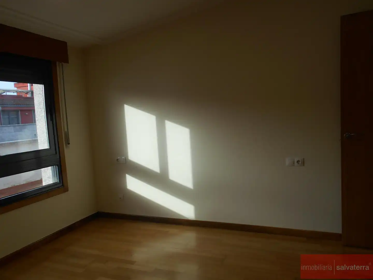 Habitación de Ático en venta en Salvaterra de Miño con Calefacción, Terraza y Trastero
