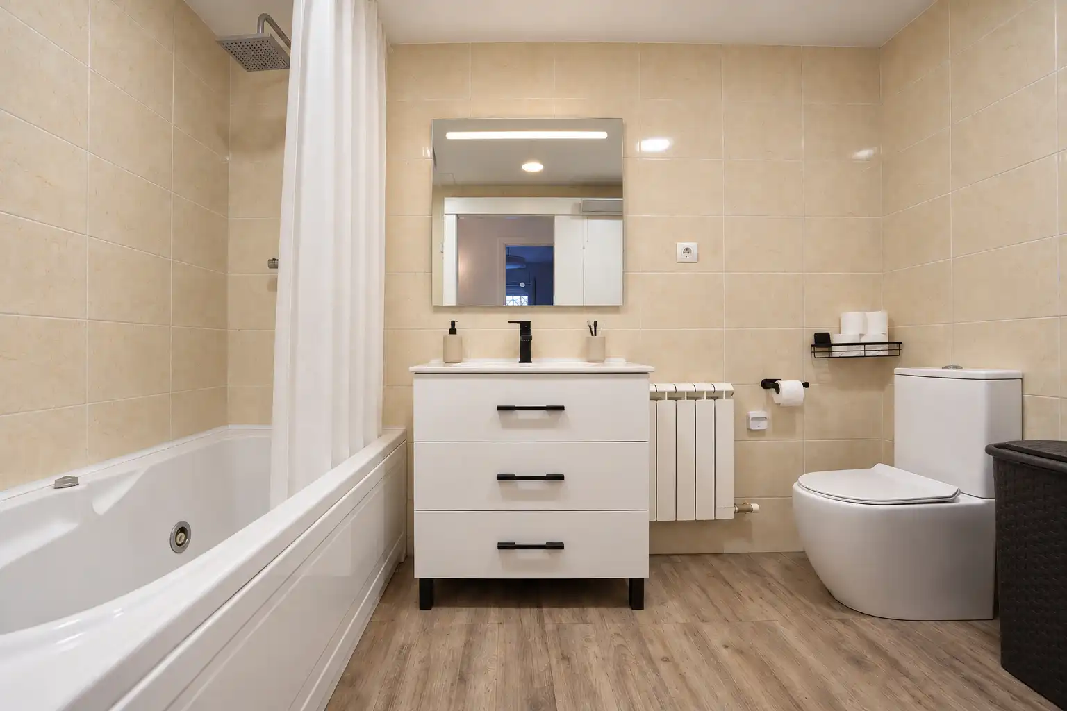 Flat with lift for sale in Carrer de Girona, imagen 9