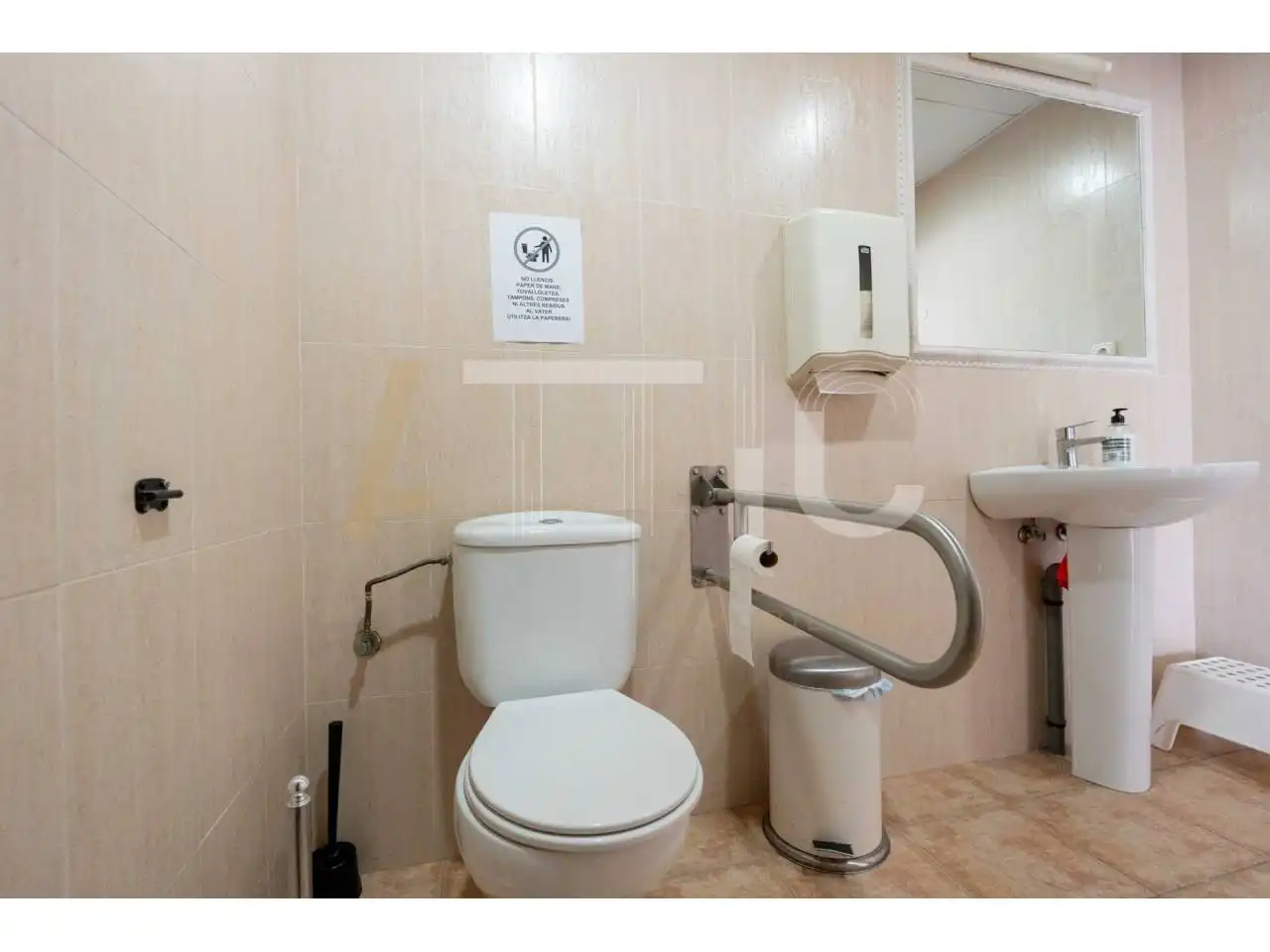 Bathroom of Commercial properties for sale in Sabadell  with Air Conditioner