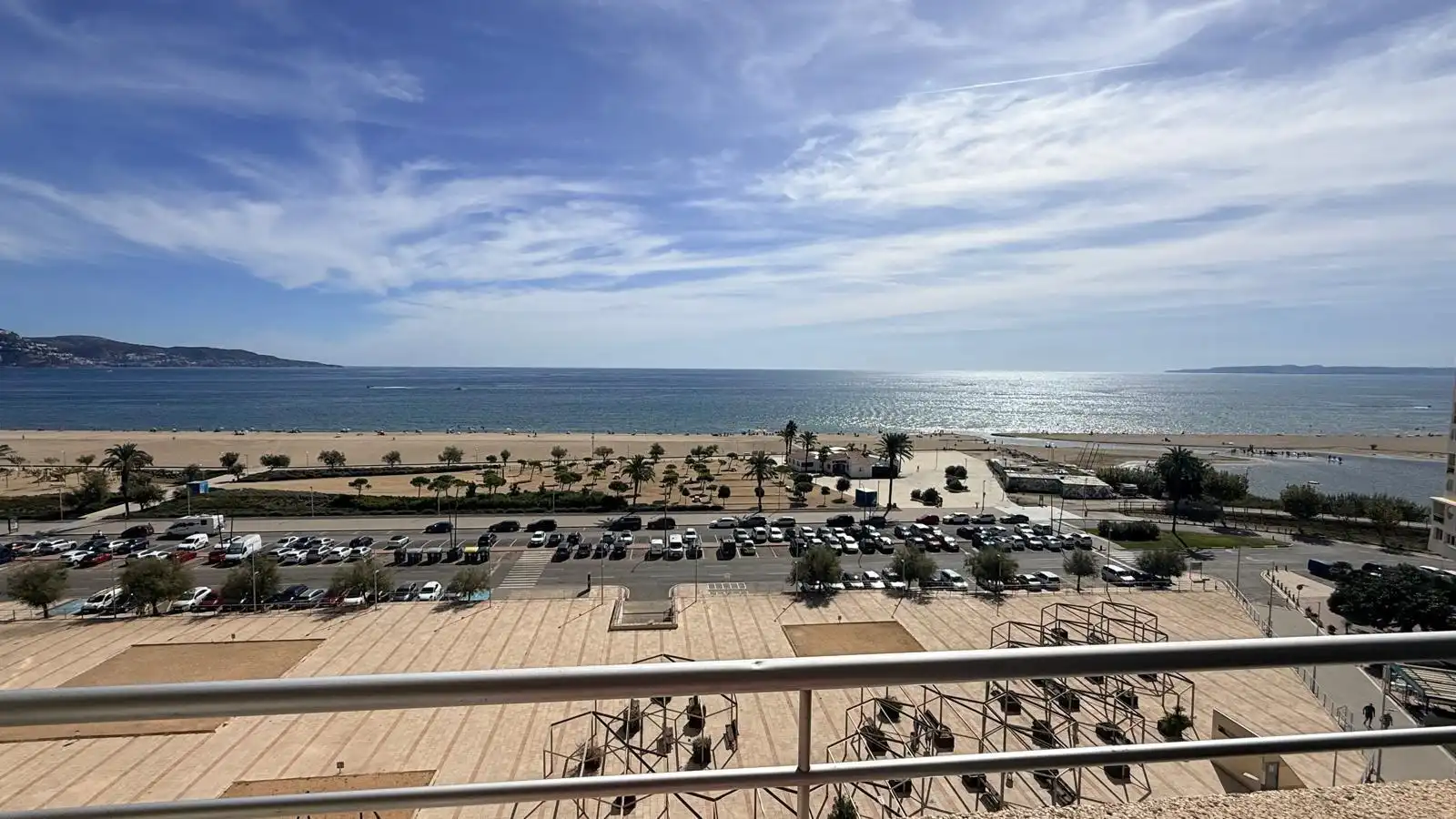 Appartement compact avec terrasse à vendre à MUGA B
