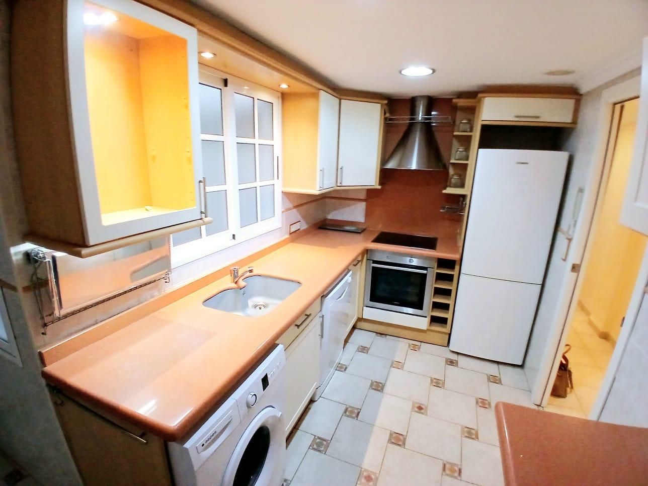 Cuina de Pis en venda en Alzira amb Aire condicionat, Moblat i Balcó