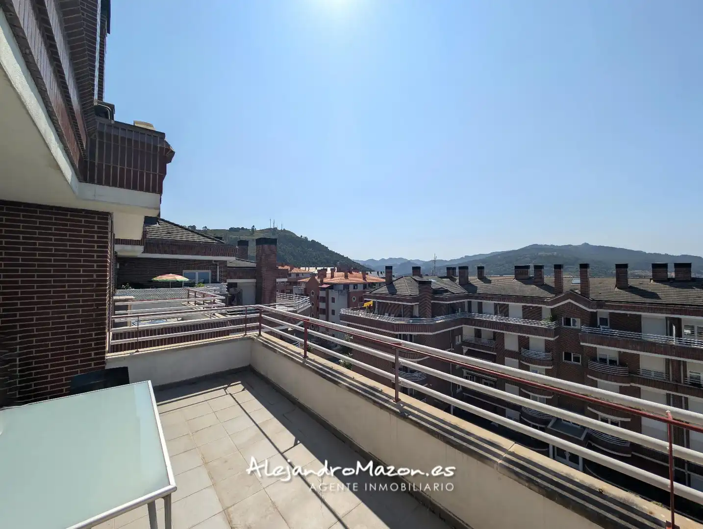 Terraza de Ático en venta en Castro-Urdiales con Calefacción, Parquet y Terraza