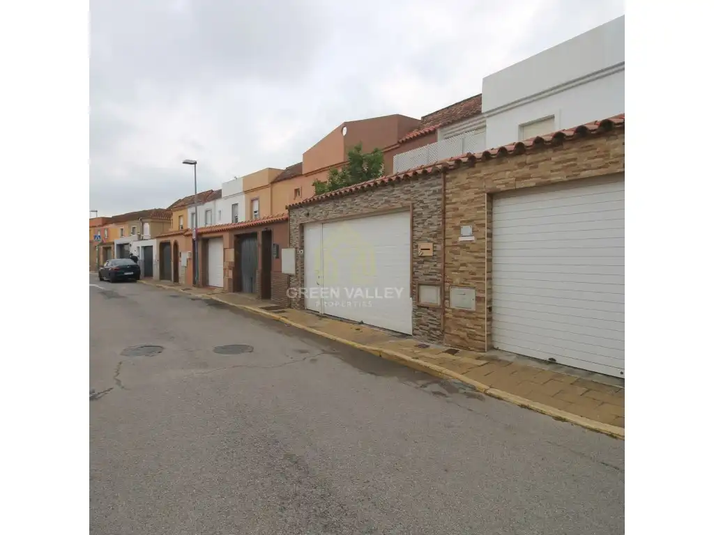 Vista exterior de Casa adosada en venta en Algeciras