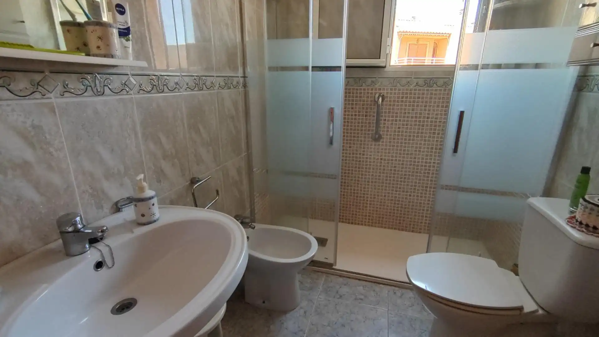 Bathroom of Apartments for sale in Elche / Elx  with Private garden, Terrace and Storage room