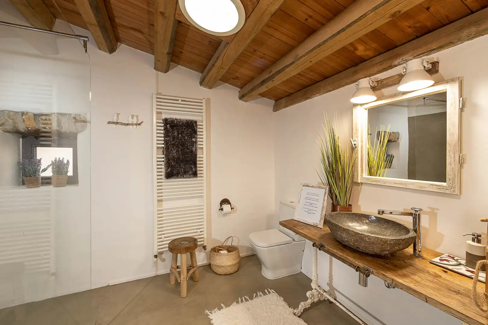 Baño de Finca rústica en venta en Cistella con Aire acondicionado, Calefacción y Jardín privado