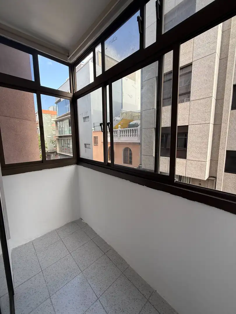 Wohnung zur Miete in Calle Veintinueve de Abril, 6, Santa Catalina - Canteras