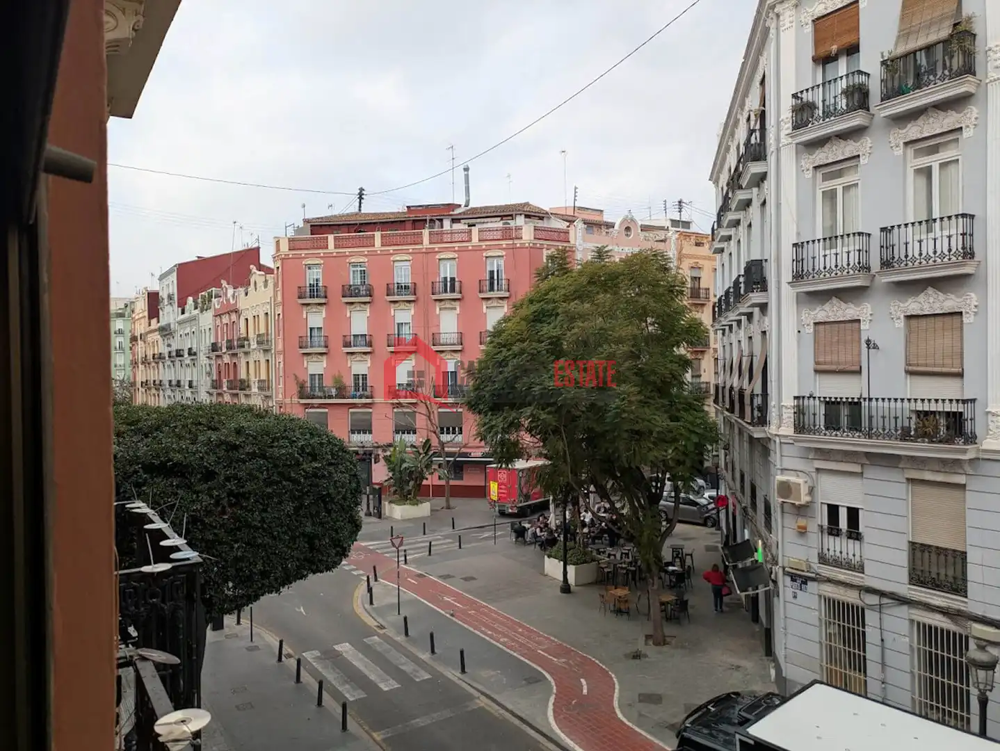 Exterior view of Apartments for sale in Valencia  with Air Conditioner and Balcony