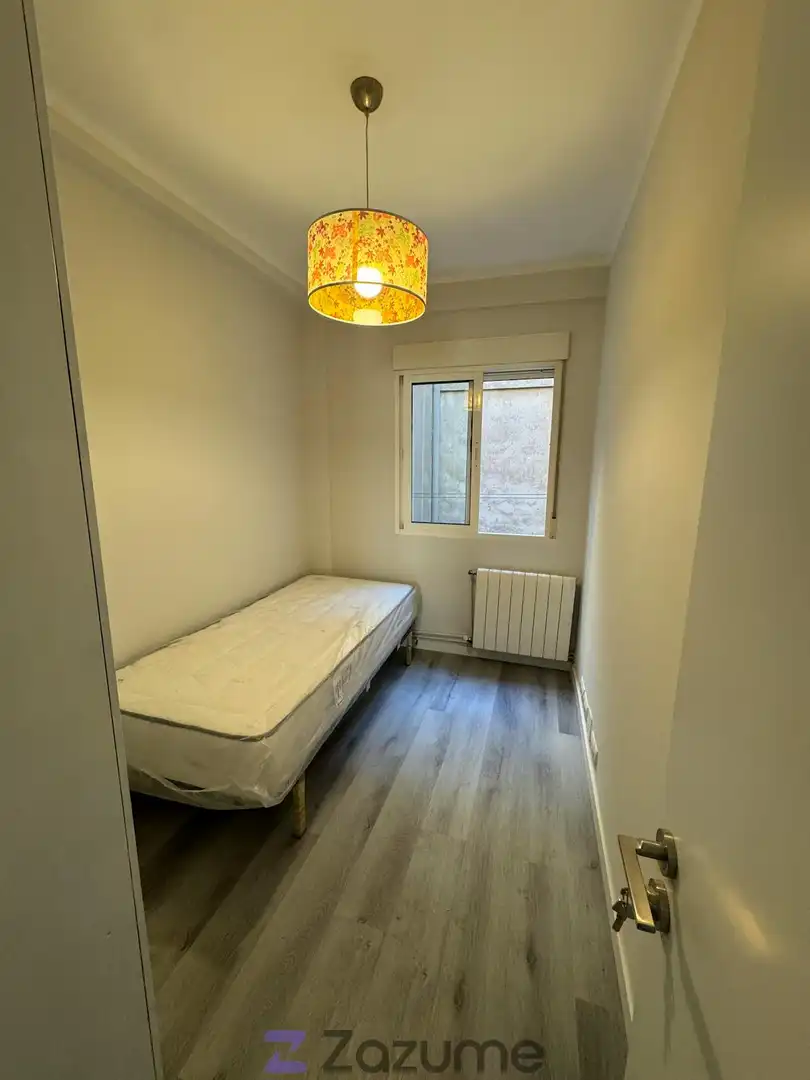 Bedroom of Flat for rent in Zaragoza  with Heating, Terrace and Furnished