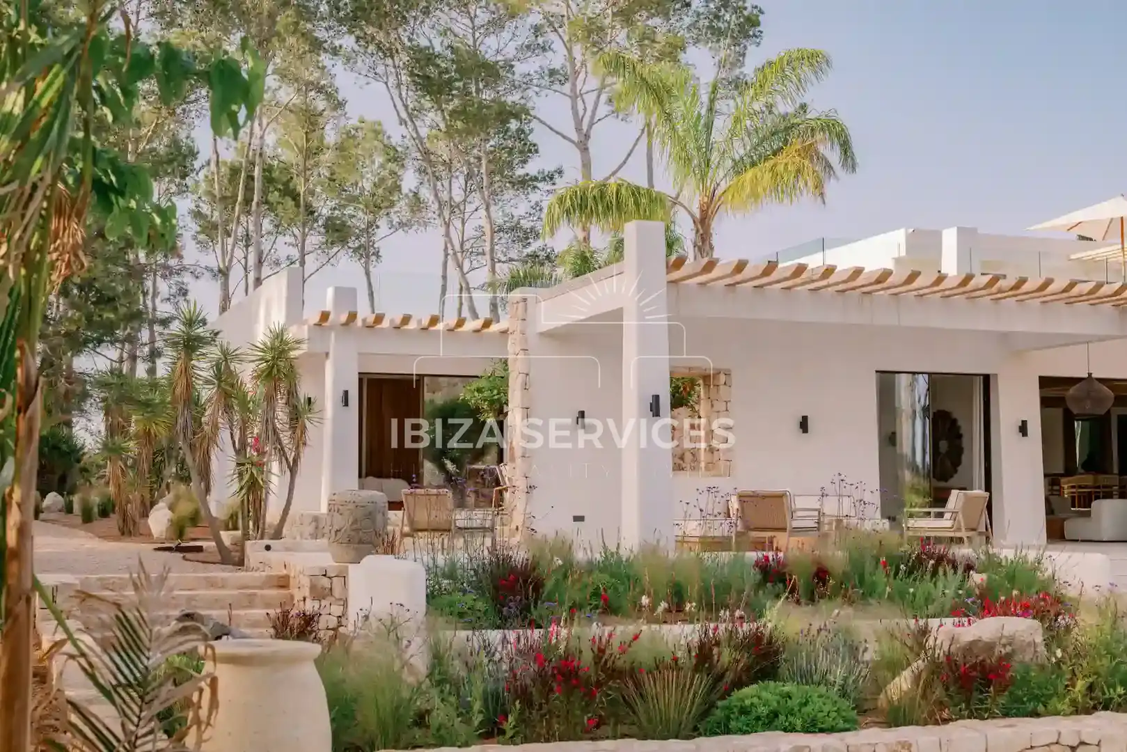 Außenansicht von Haus oder Chalet zum Verkauf in Santa Eulària des Riu mit Klimaanlage und Schwimmbad