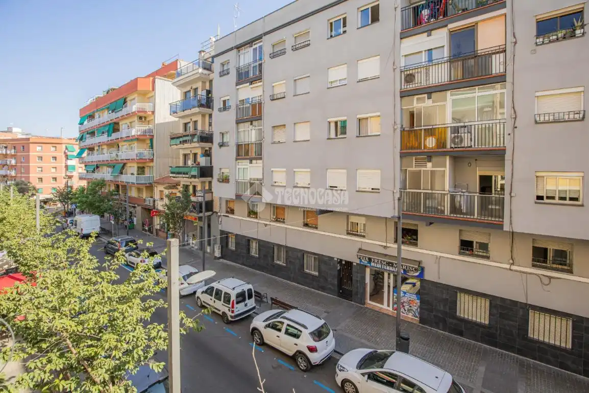 Vista exterior de Piso en venta en Ripollet con Aire acondicionado, Calefacción y Balcón