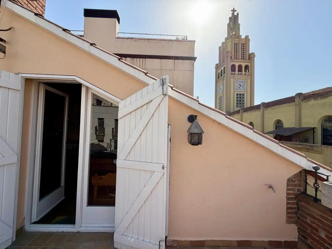 Vista exterior de Casa o xalet en venda en Montcada i Reixac amb Aire condicionat, Calefacció i Terrassa