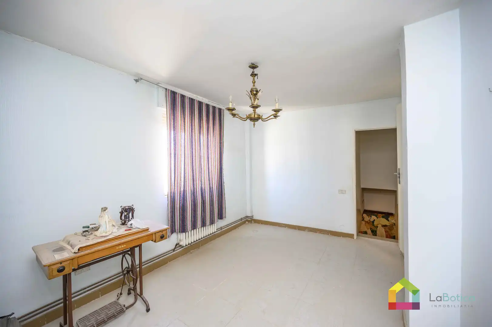 Dormitori de Casa adosada en venda en Villarejo de Salvanés amb Calefacció, Jardí privat i Traster