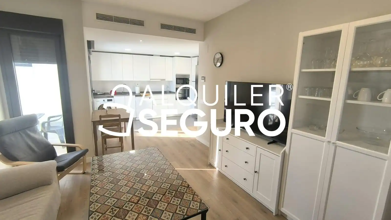 Habitación de Piso de alquiler en Sevilla con Aire acondicionado, Trastero y Piscina