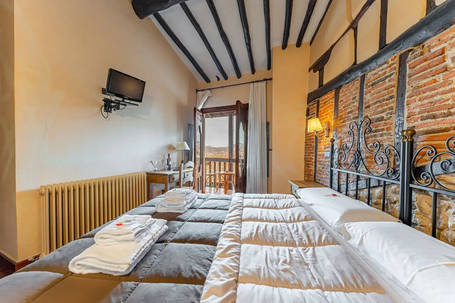 Habitación de Finca rústica en venta en Candelario con Calefacción, Jardín privado y Terraza