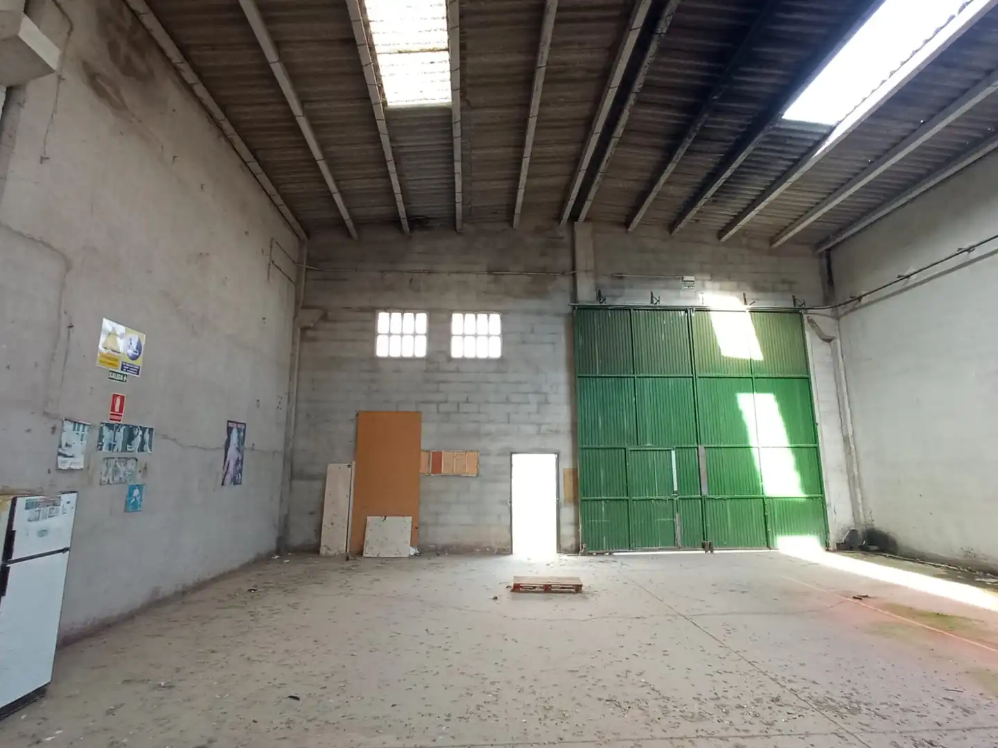 Nave industrial en venta en Cadrete